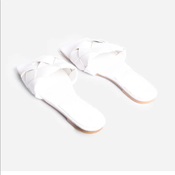 White quilted square toe flats size only 9 10 left - Picture 6 of 6